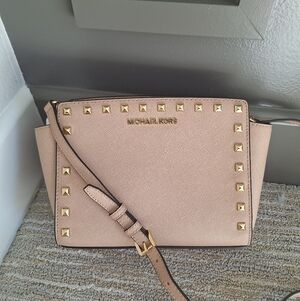 NWOT Michael Kors SELMA STUD Medium Leather Messenger Blush $248